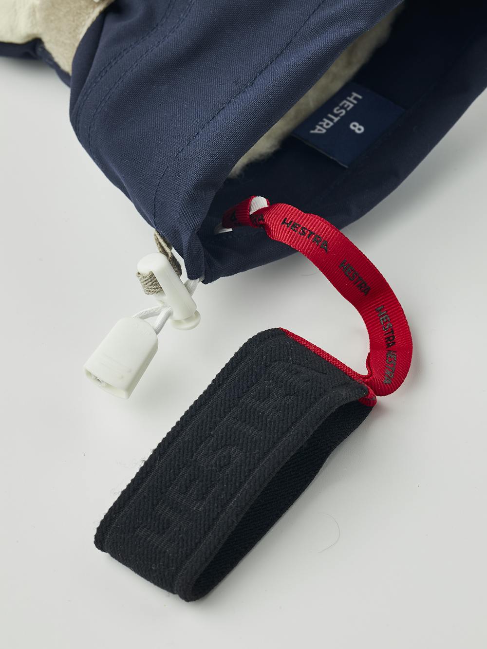 Mono Wool Mitt in the color Navy (5 of 6)
