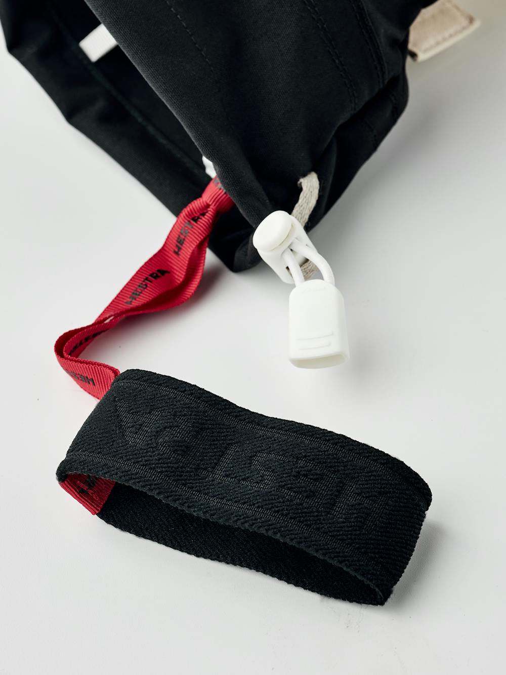 Black mitten with white goat leather palm (6 of 6)