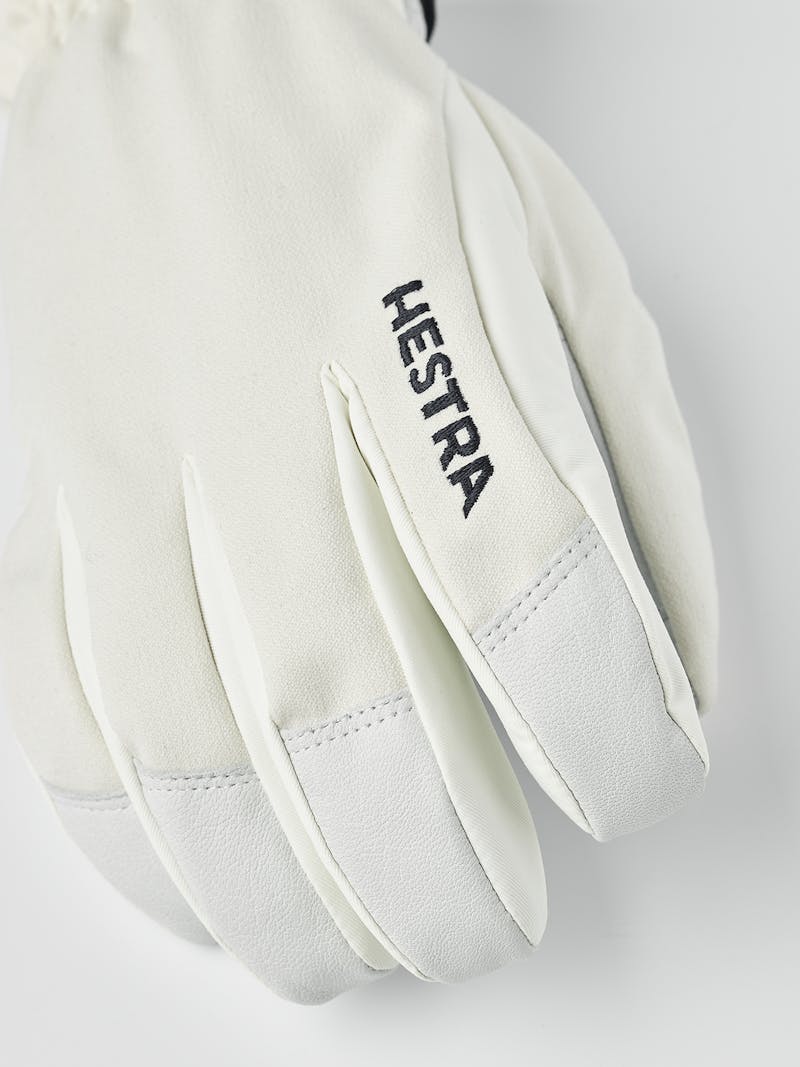 Powder Short in the color Offwhite (2 of 5)