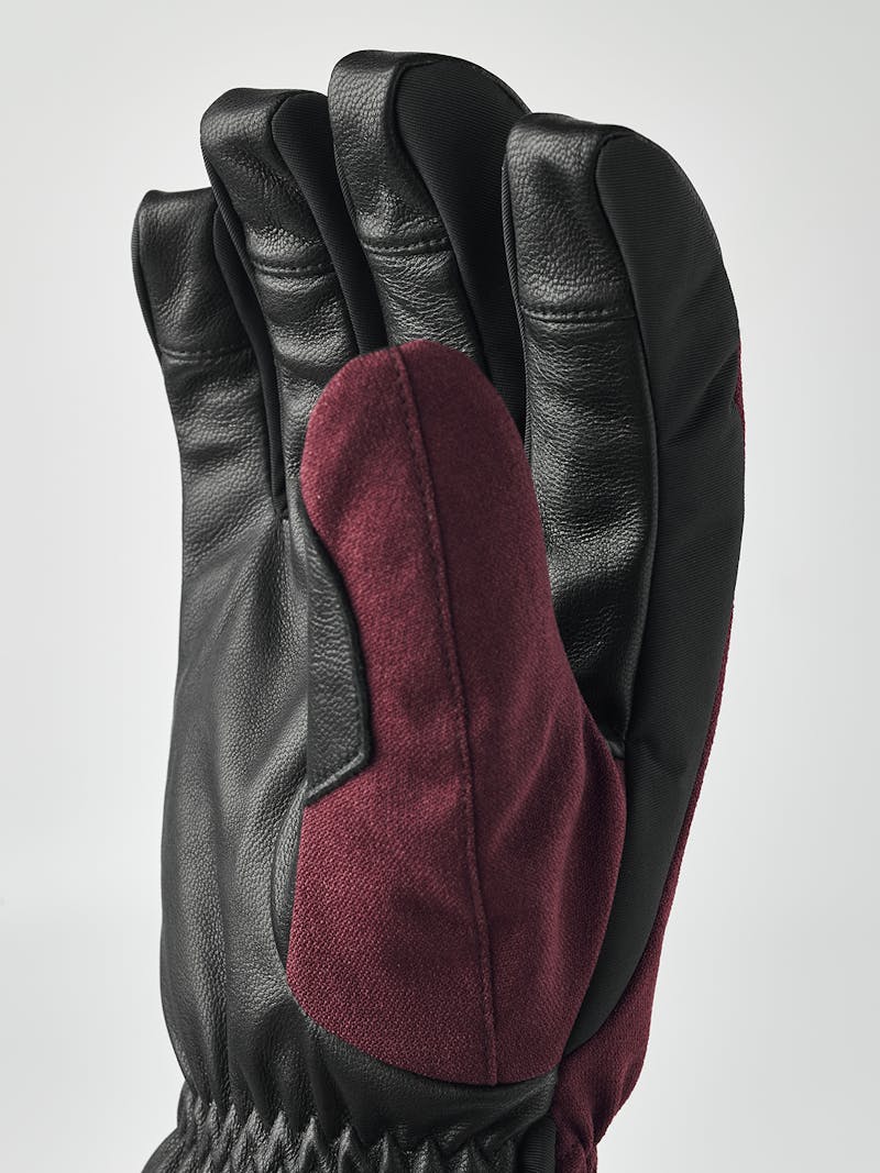 Powder Short in the color Bordeaux (5 of 5)