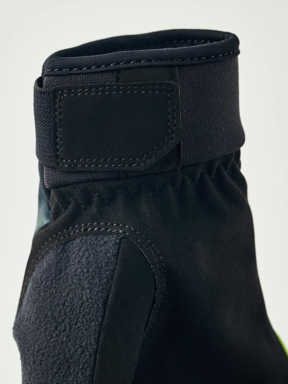 Neongelber Langlaufhandschuh aus Stoff mit schwarzer Innenhand aus synthetischem Wildleder (5 oder 5)