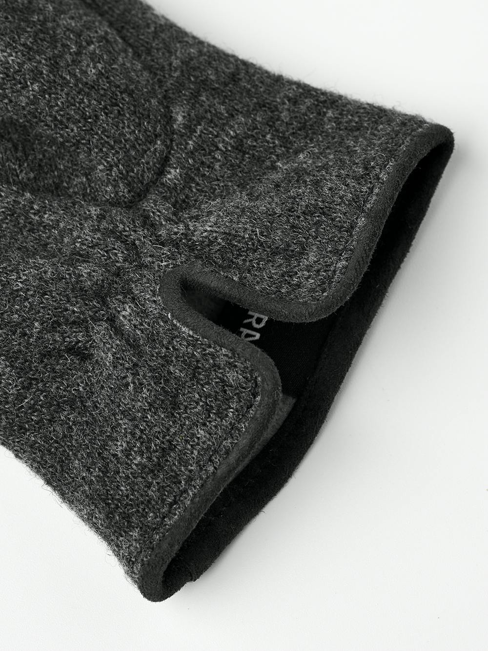Dark gray wool jersey glove with suede details
(4 of 5)