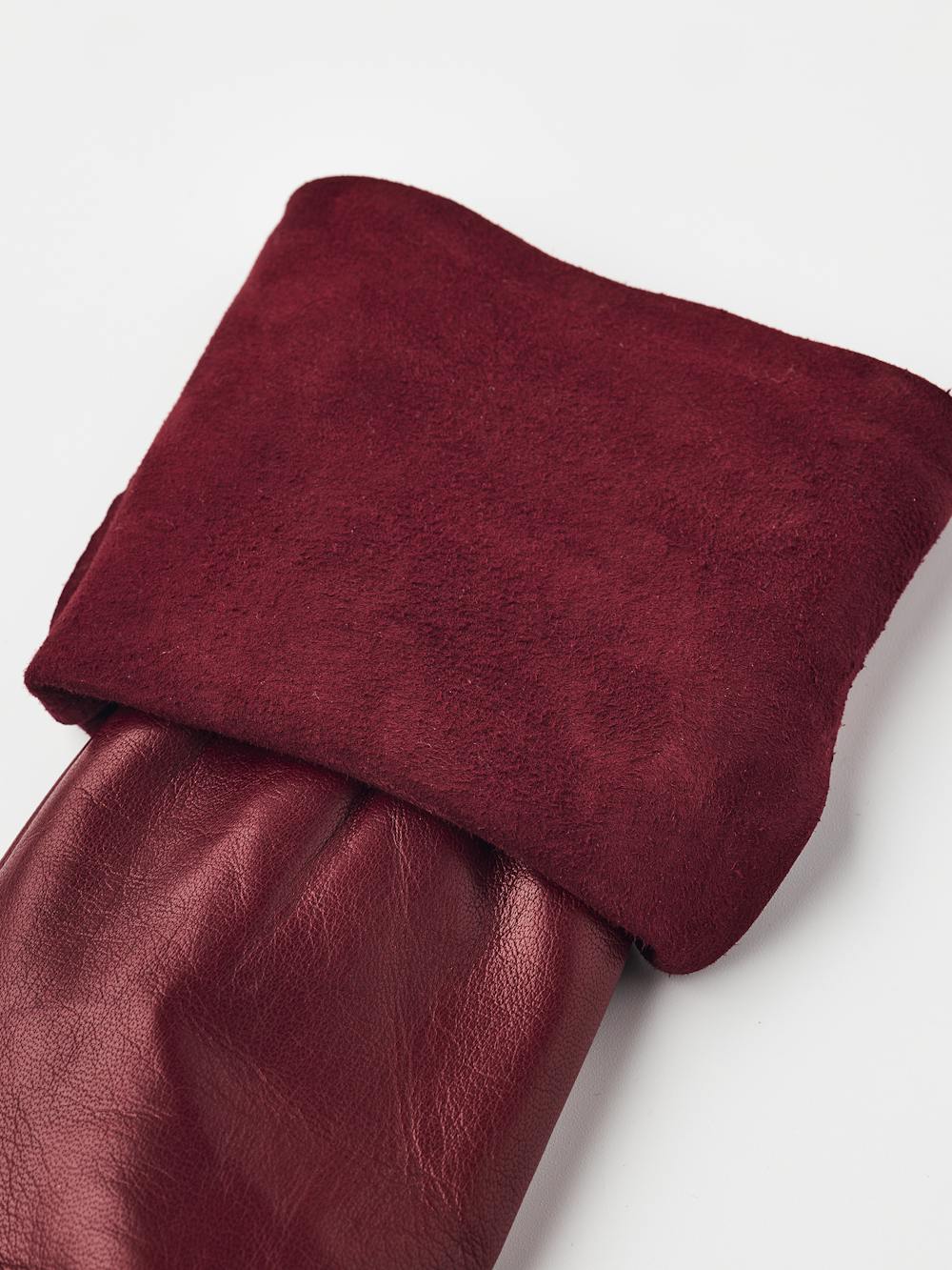 Laura in the color Dark red (5 of 6)