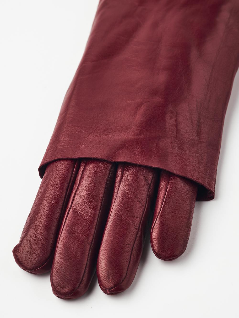 Laura in the color Dark red (2 of 6)