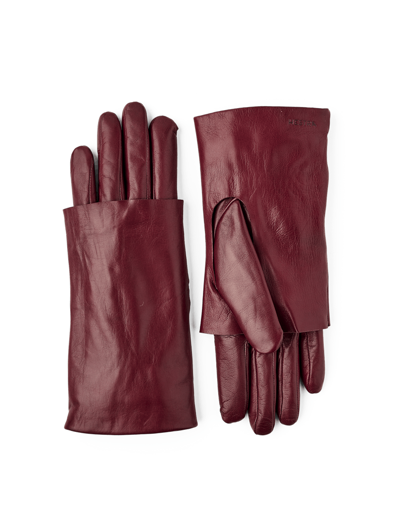 Laura i färgen Mörkröd (1 av 6)